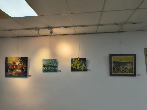 二樓中間藝文走廊