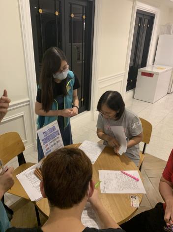 4.輔導填寫資料.JPG