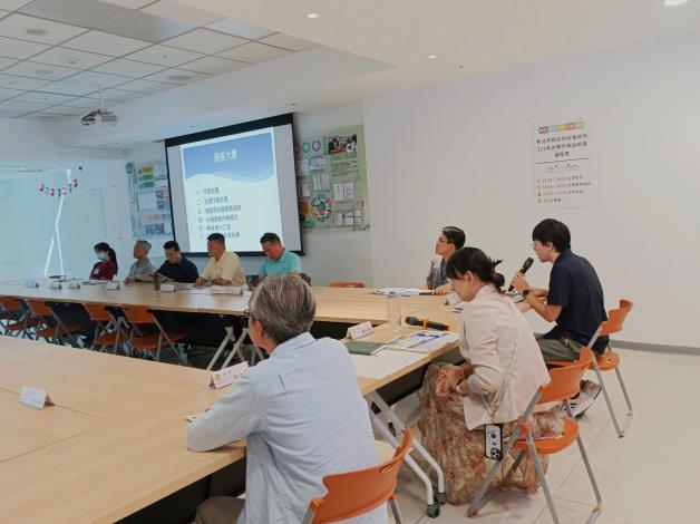 課長進行地價作業說明