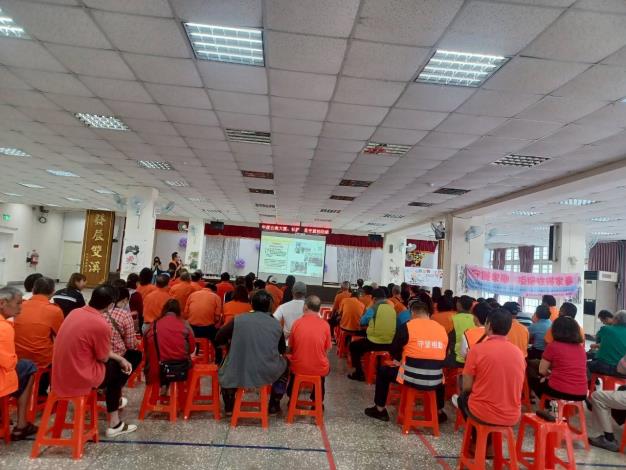 4.瑞芳地政向守望相助隊員介新北地政關懷提問機制